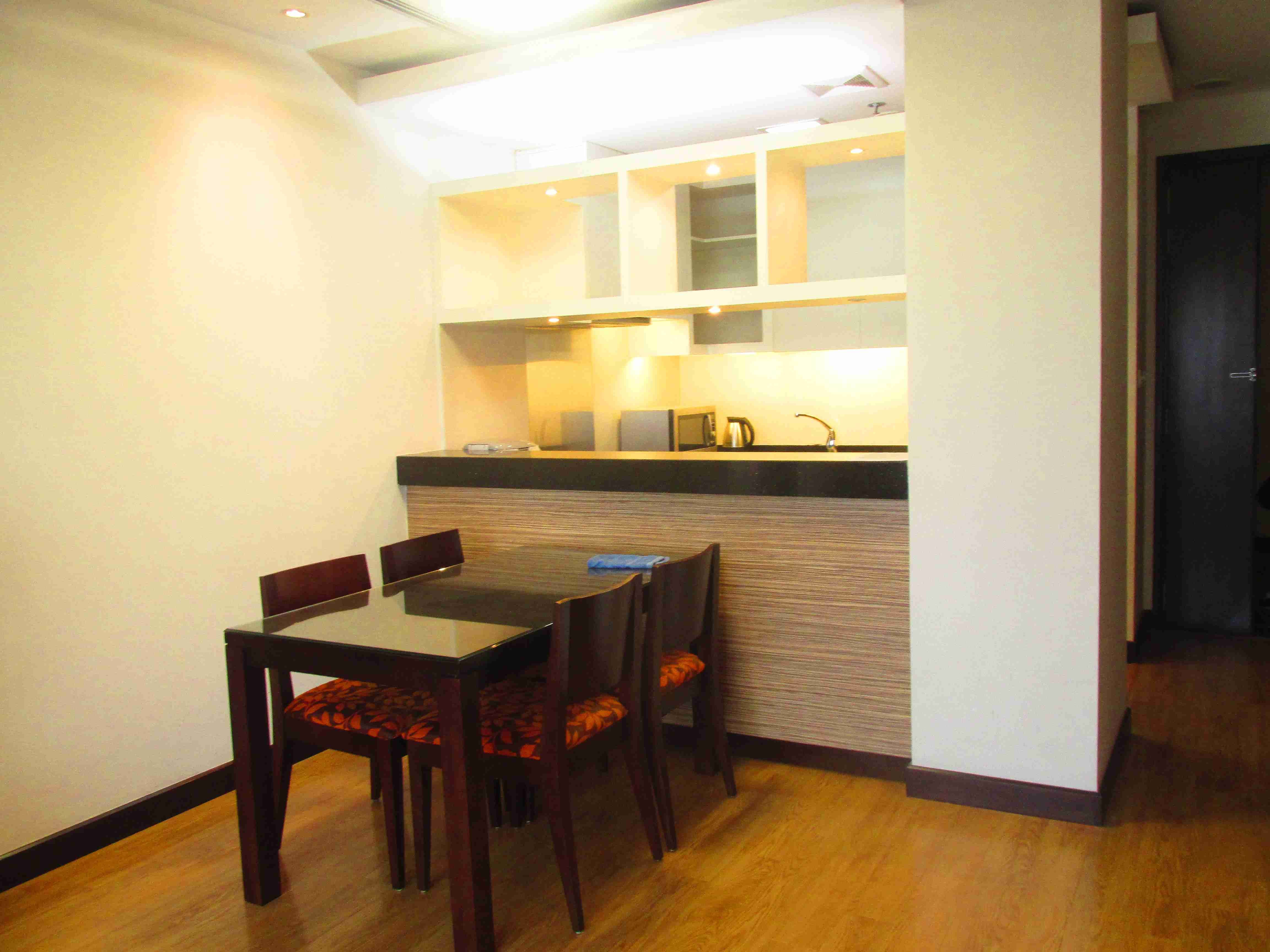 Căn hộ 70m2, 2 phòng ngủ, đủ đồ cho thuê tại Hòa Bình Green